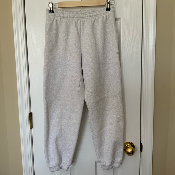 Aritzia TNA Sweatpants Heather Cloud White - Picture 2 of 5